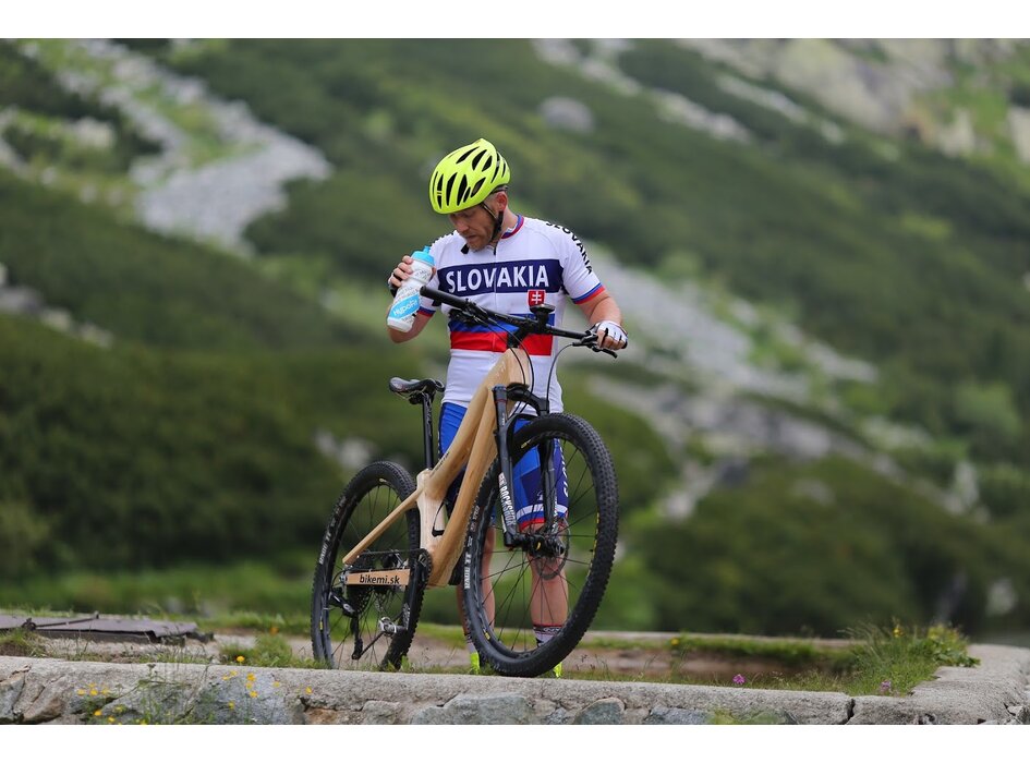Pitný režim je pri cyklistike veľmi dôležitý
