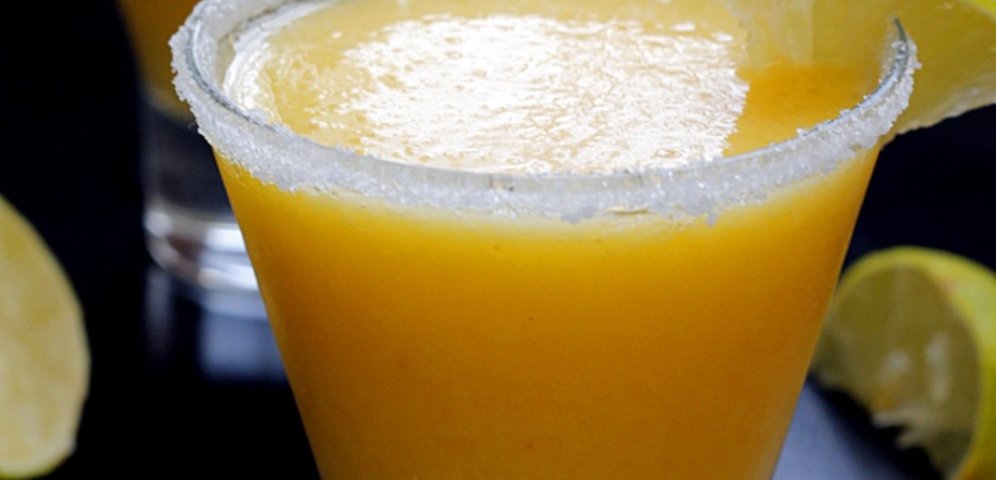 Ananasový koktejl s proteinem