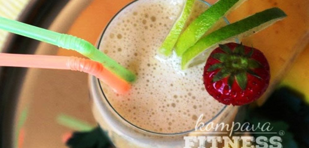 Banánově, mangově protínové smoothie