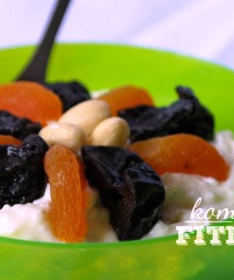 Proteinový puding s oříšky a ovocem - zdravý jídelníček